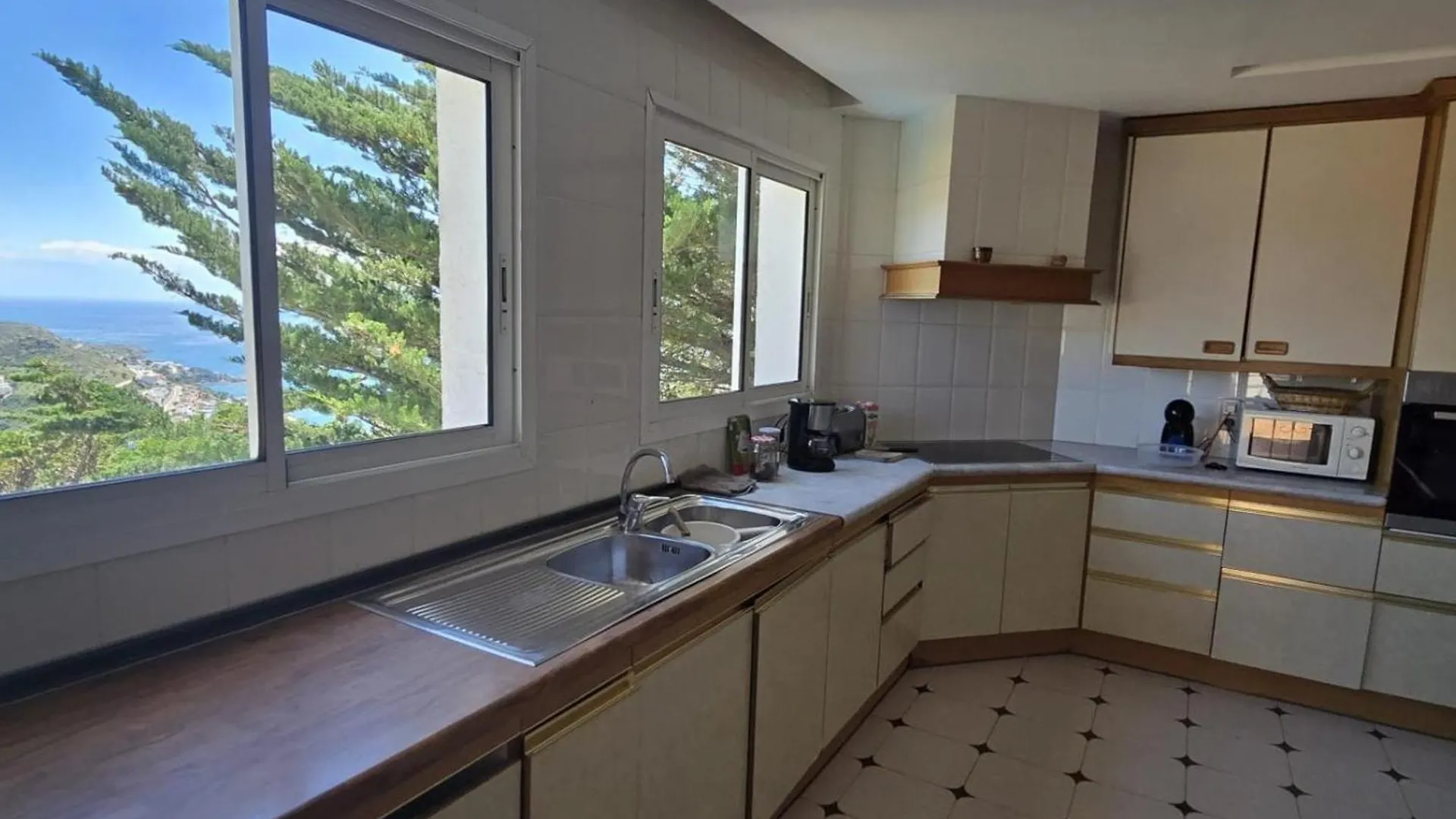 Amplia Casa En Roses Para 16 Pers. Con Piscina Y Gran Aparcamiento - Es-204-78
