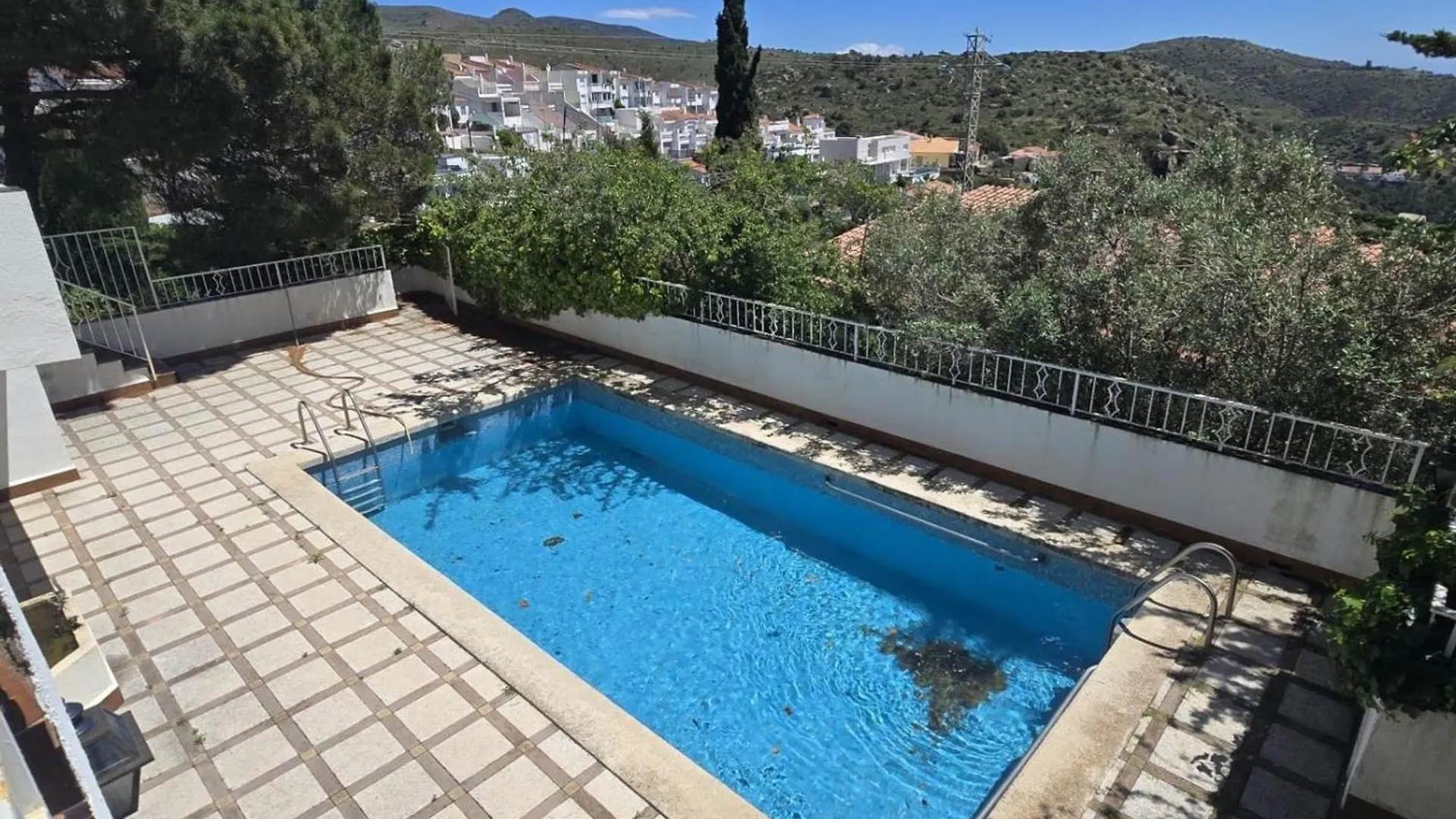 Amplia Casa En Roses Para 16 Pers. Con Piscina Y Gran Aparcamiento - Es-204-78